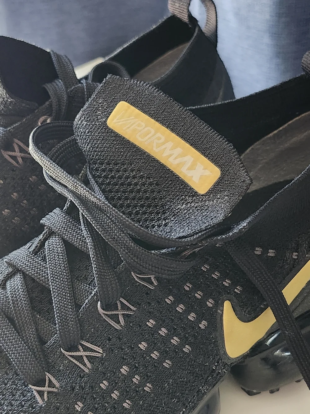 Women's Size 9/26 CM Nike Air VaporMax Flyknit 2 Black Metallic Gold 942843-012